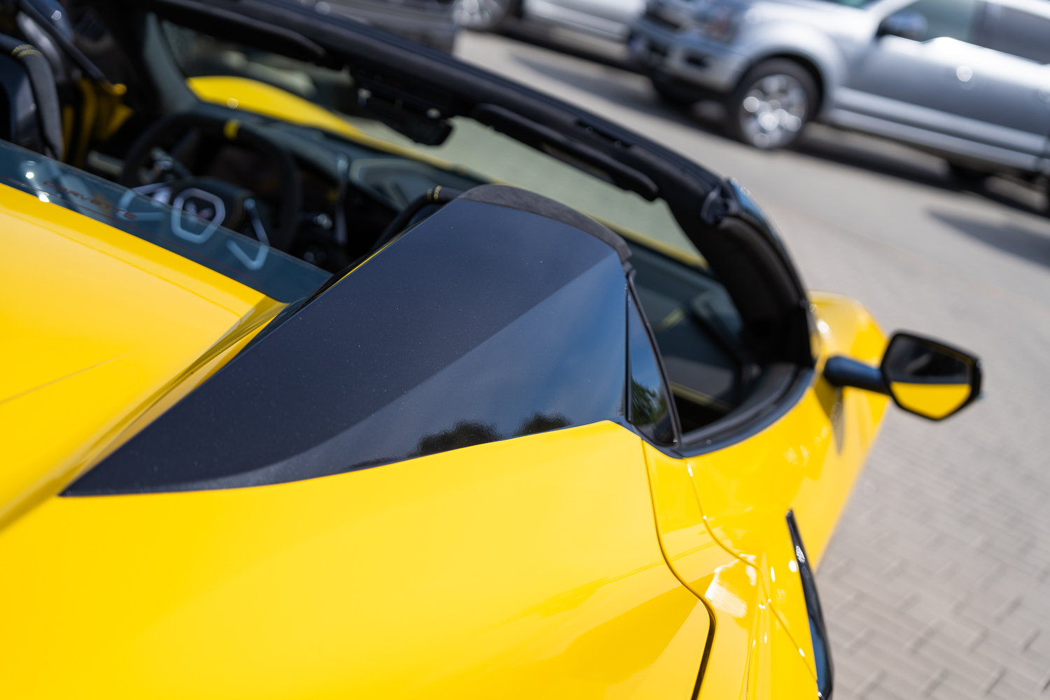 Chevrolet Corvette Stingray középmotoros motortér fedélen át